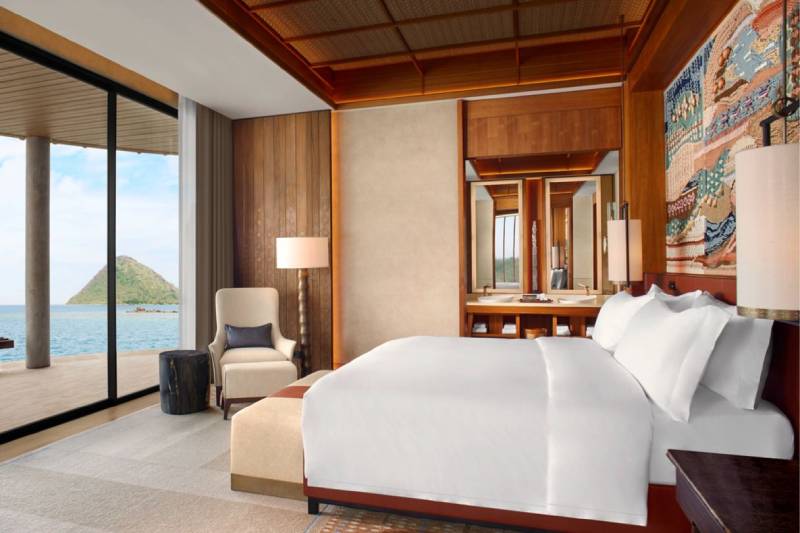 Taaktana Luxury Collection Resort Spa Jadi Sea Villas Pertama Di